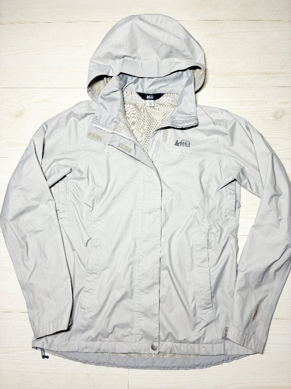 REI Co-op Rainier Rain Jacket Women's Medium Light Gray Waterproof Hooded Shell